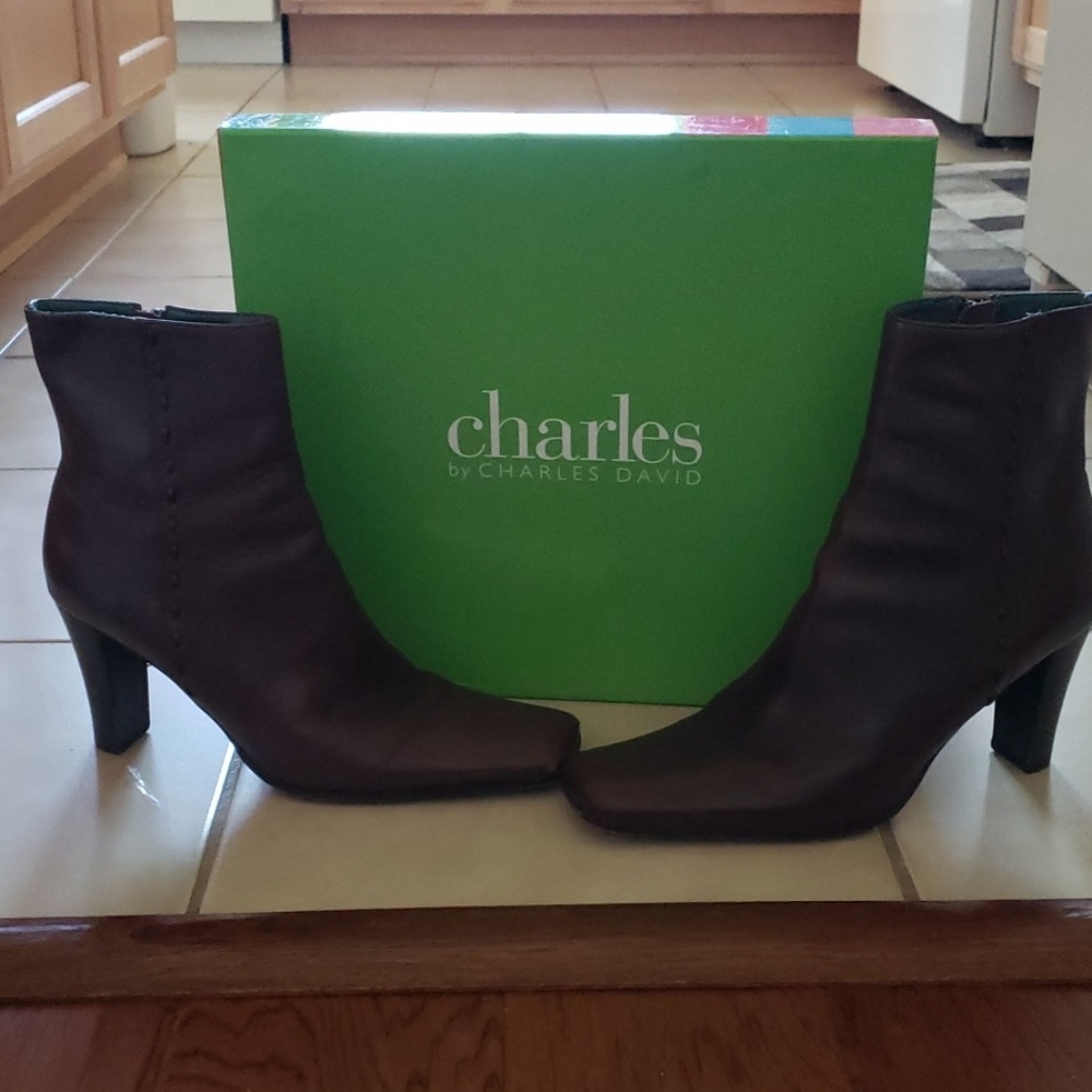 Charles By Charles David Leather Ankle Boots 8.5